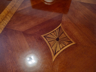 Gorgeous Dining Table & Chairs