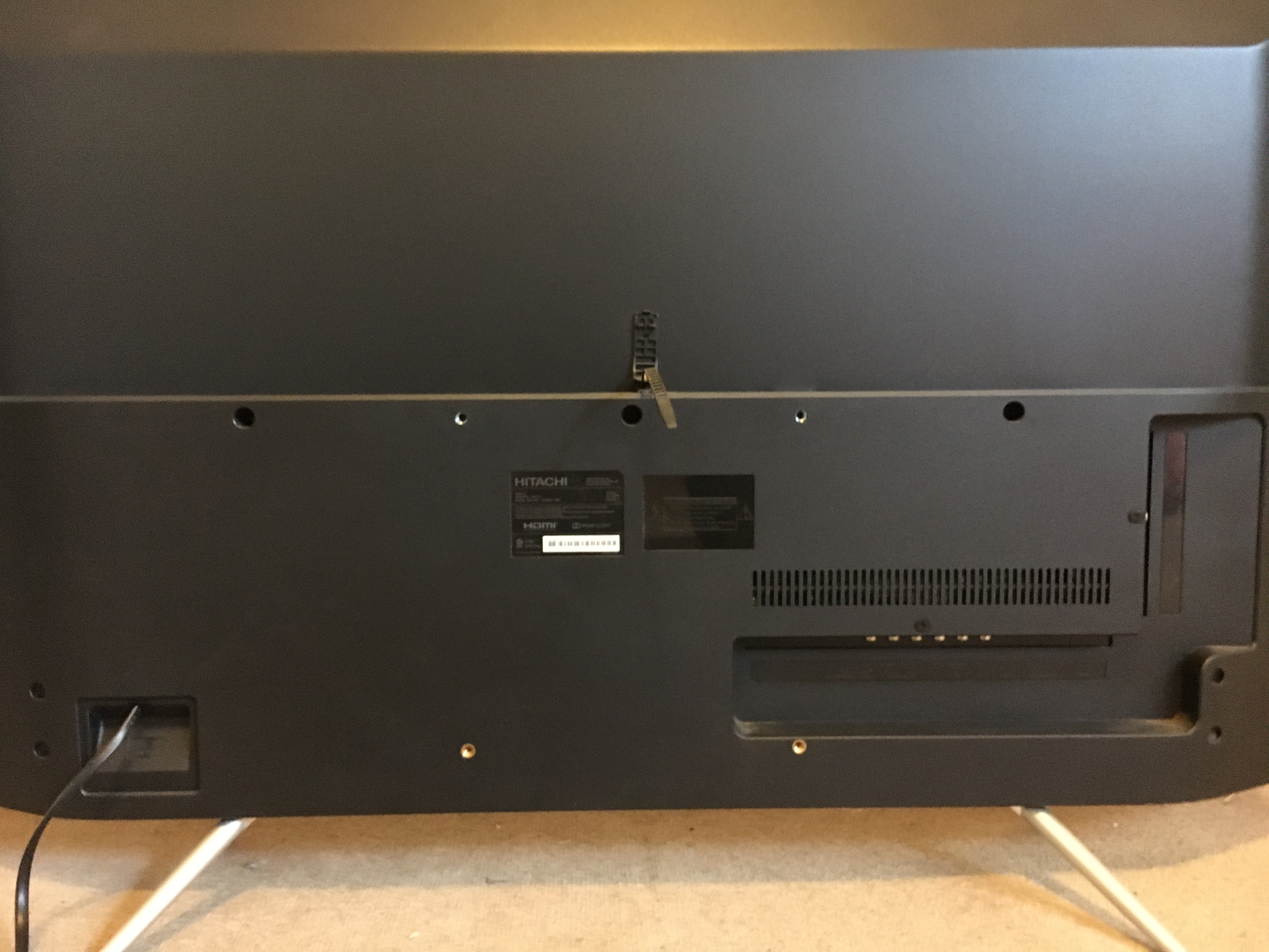 40" TV + Antenna for Sale