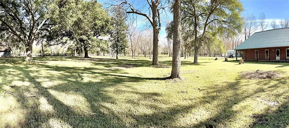 2-story, 3/2 brick home with large front and back porch sits on 17.5(+/-) acres. MLS#: 56305114