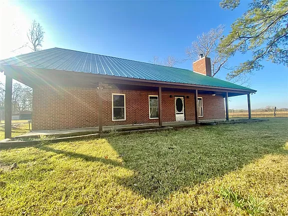 2-story, 3/2 brick home with large front and back porch sits on 17.5(+/-) acres. MLS#: 56305114