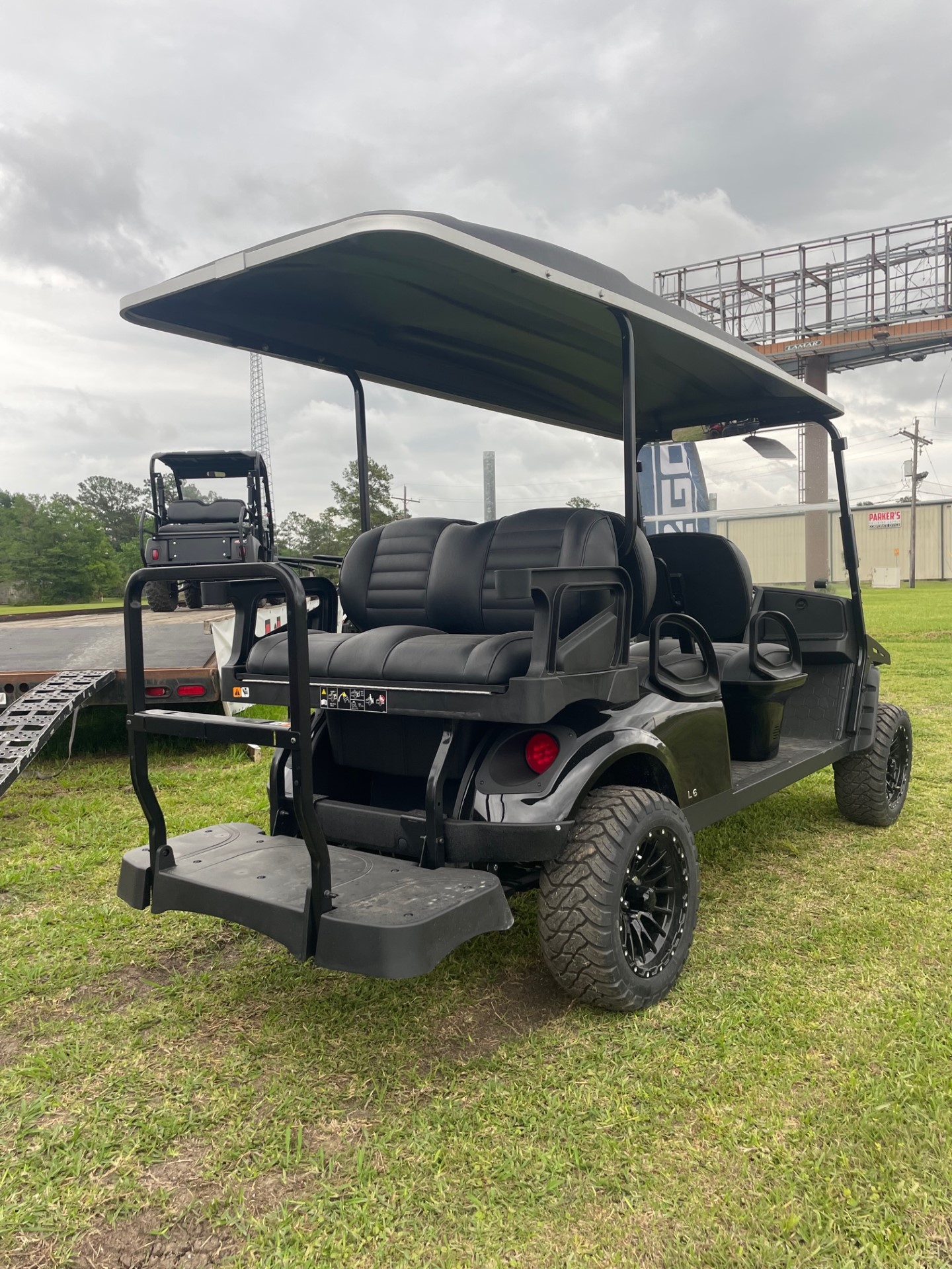 2024 E-Z-GO L6 GAS EFI