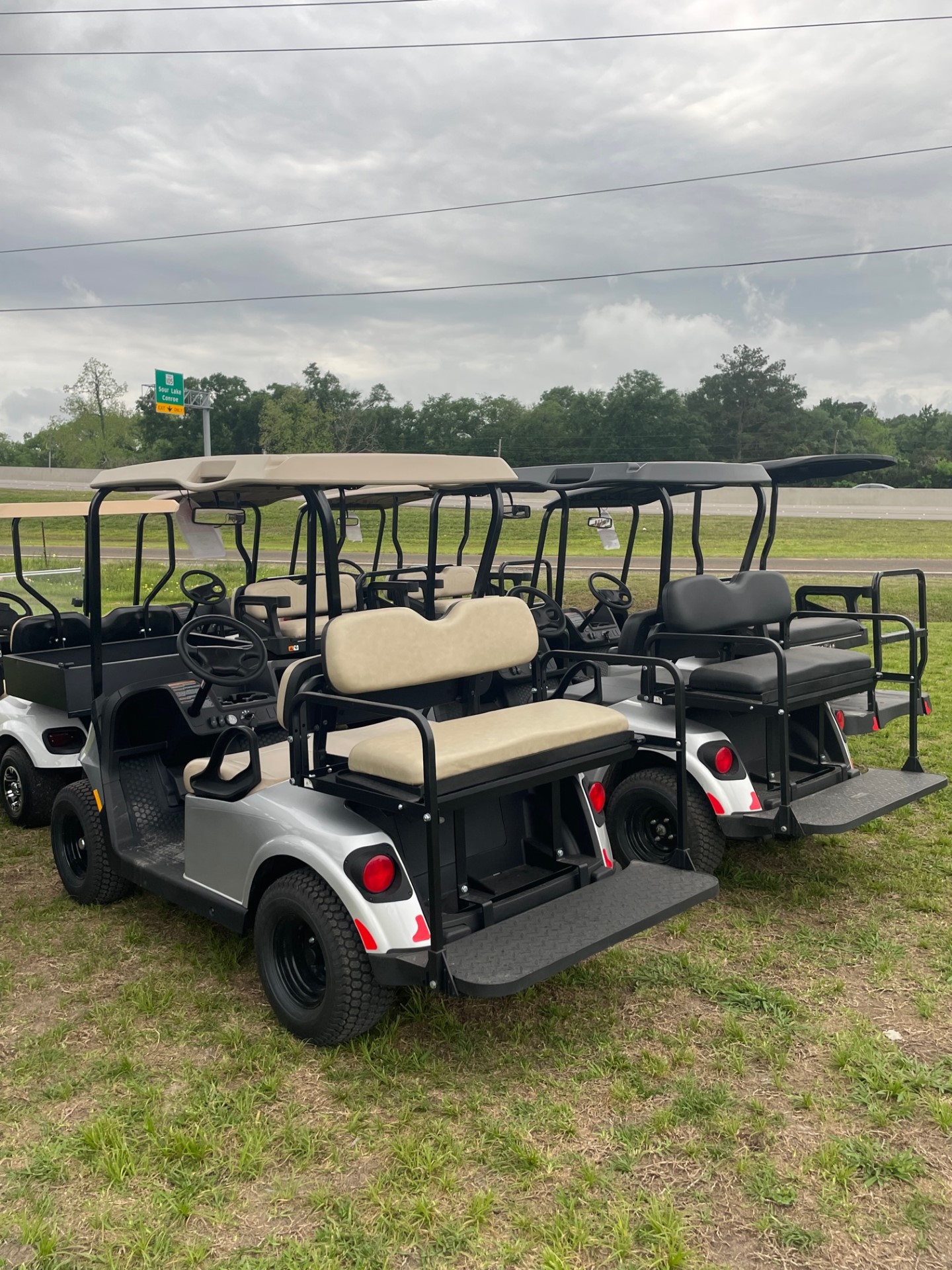 2024 E-Z-GO VALOR 4 GAS EFI