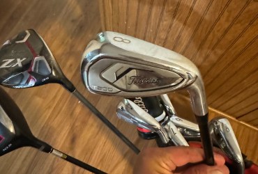 Private: Golf clubs name brand like new lots extras