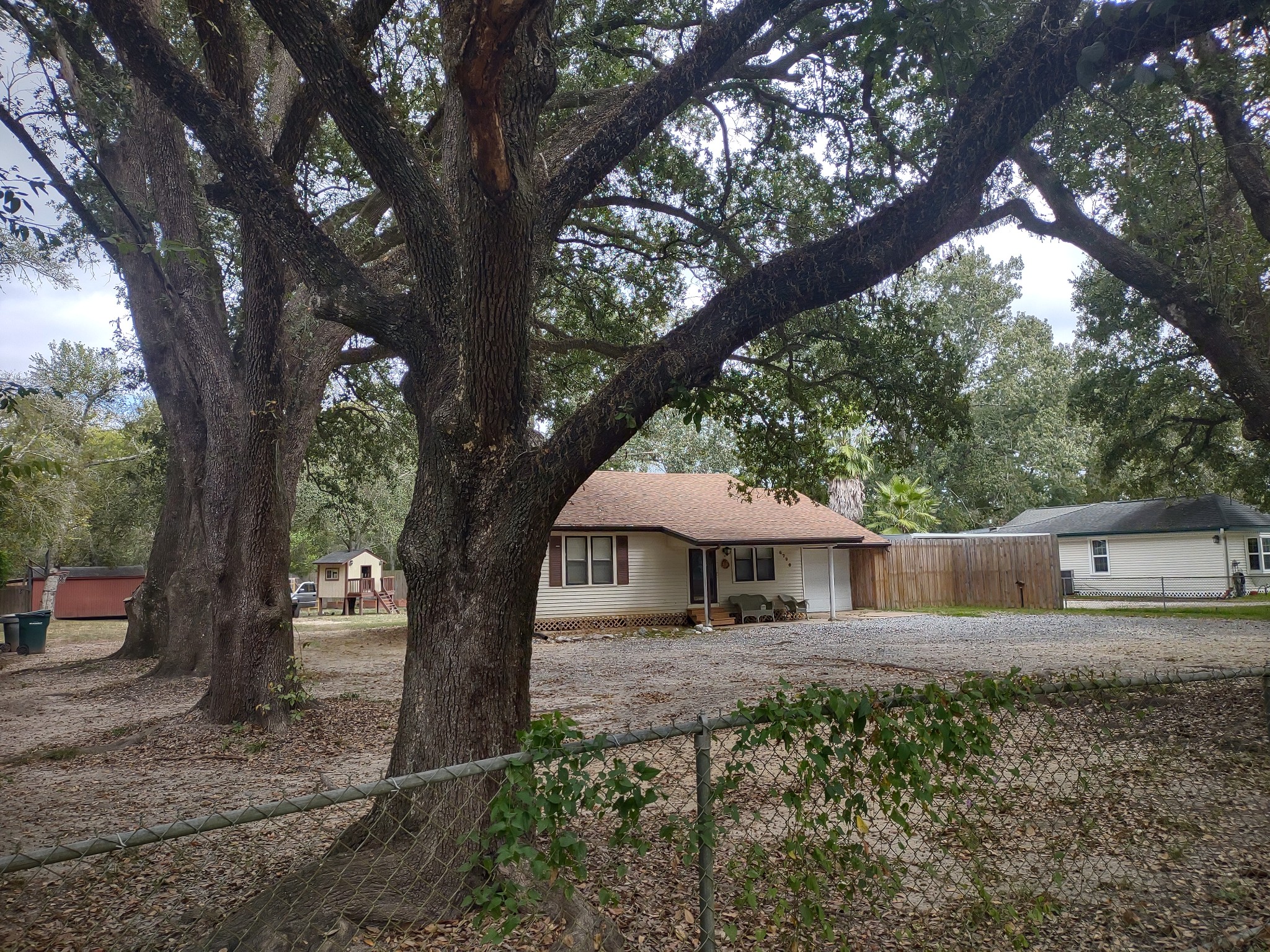 🏠 Home 🏡 for sale in Beaumont Texas on 1/2 acre