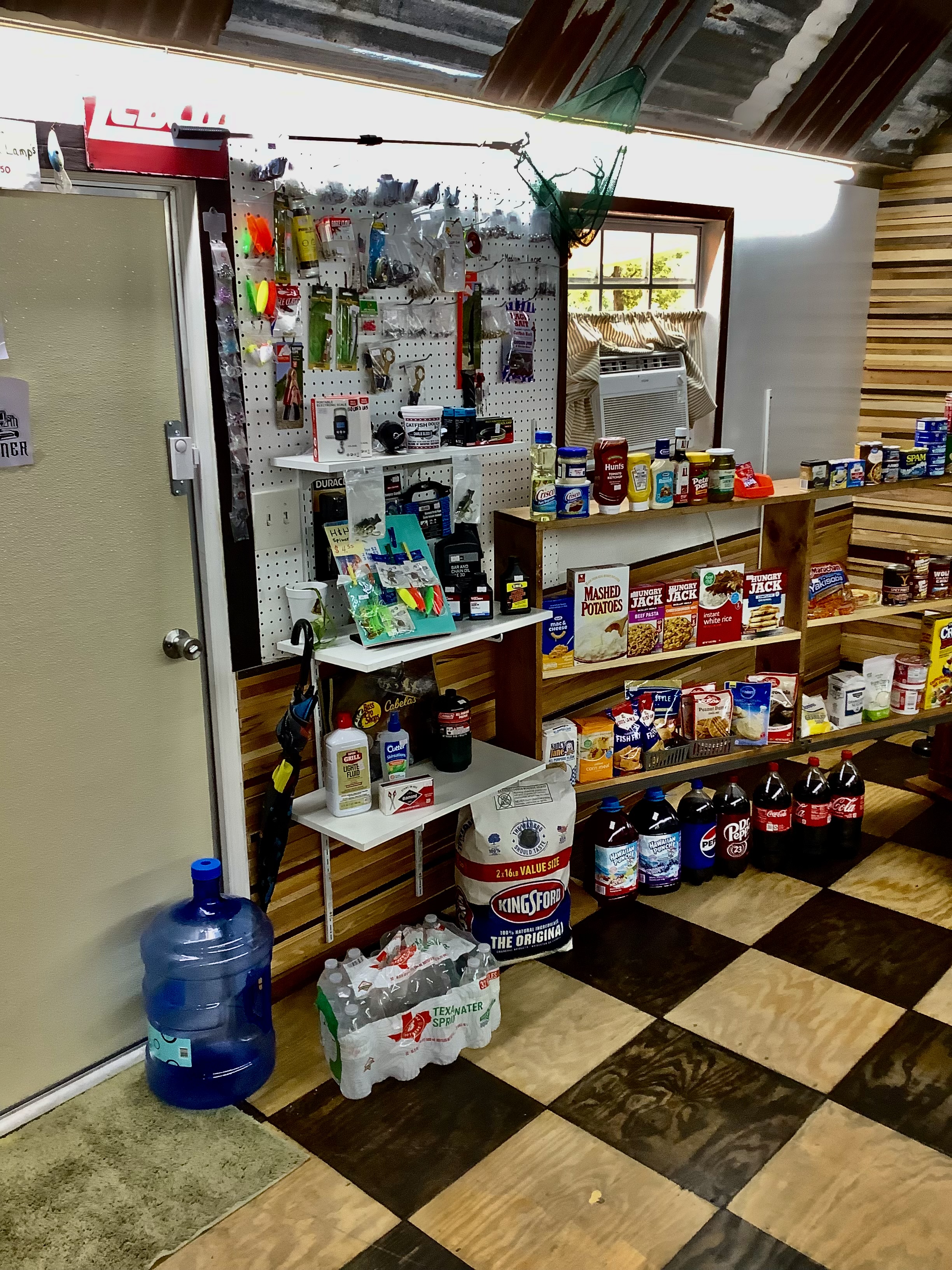 Small store or storage building 13’x25