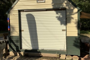 Small store or storage building 13’x25