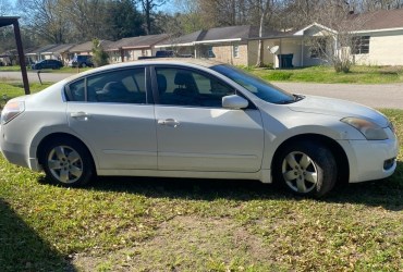 Auto  Nissan Altima 2008 4 door As Is