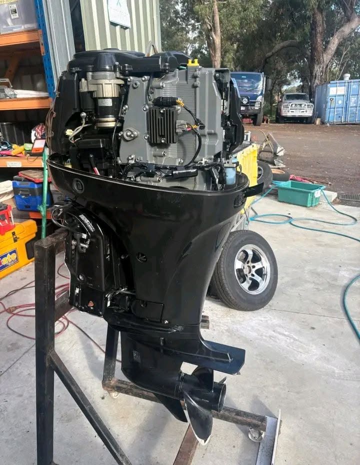 Slightly Used Suzuki 90HP 4-Stroke Outboard Motor Engine