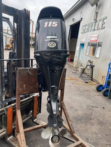 Slightly Used Suzuki 115HP 4-Stroke Outboard Motor Engine